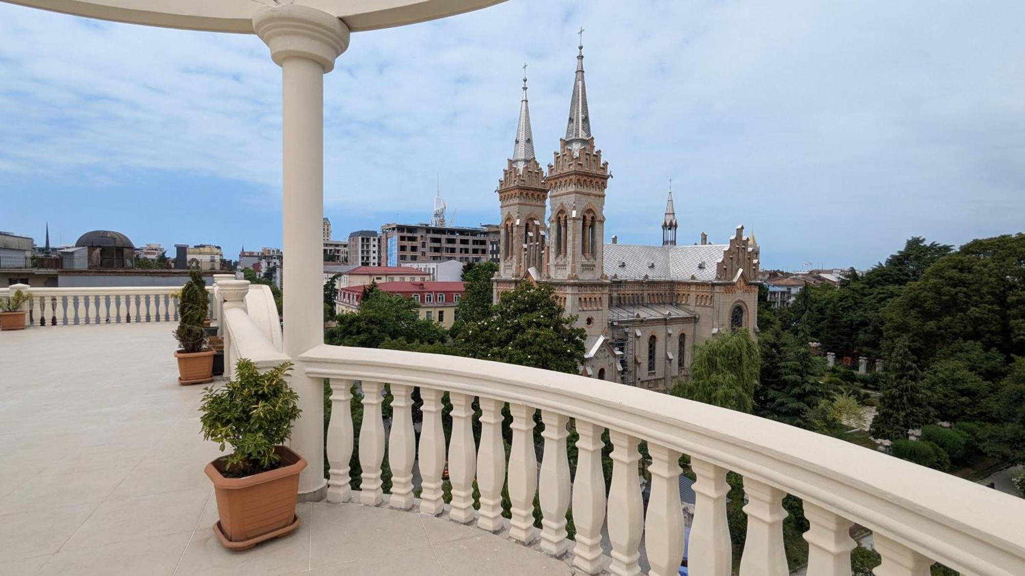 Sunrise Apartment Batumi Exterior photo